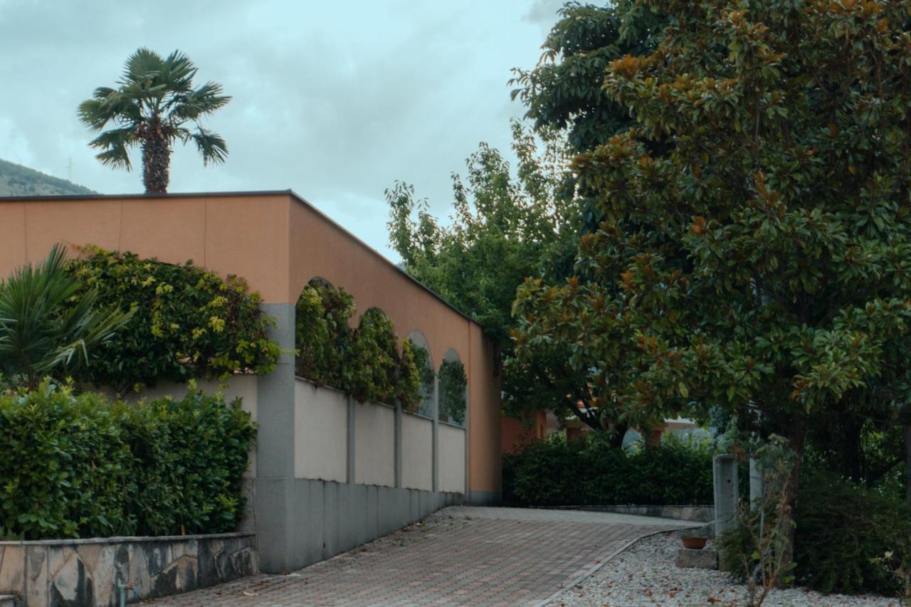 Holiday Home Rozic - Villa With Private Seasonal Heated Pool Mostar Eksteriør bilde