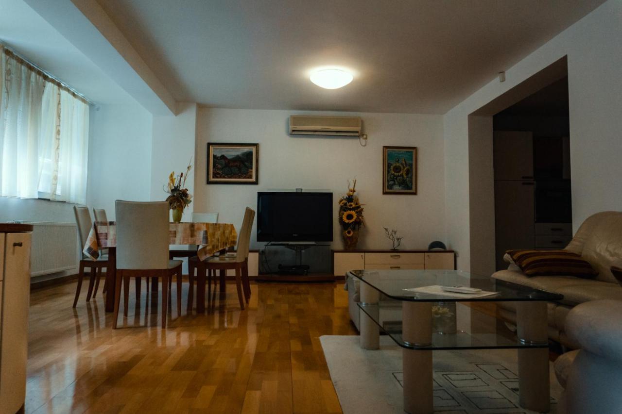Holiday Home Rozic - Villa With Private Seasonal Heated Pool Mostar Eksteriør bilde