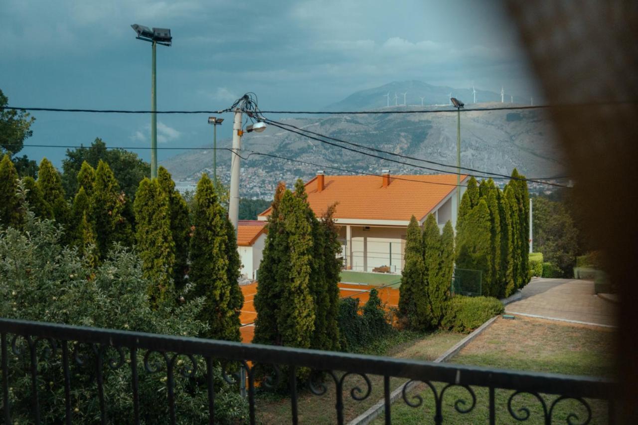 Holiday Home Rozic - Villa With Private Seasonal Heated Pool Mostar Eksteriør bilde